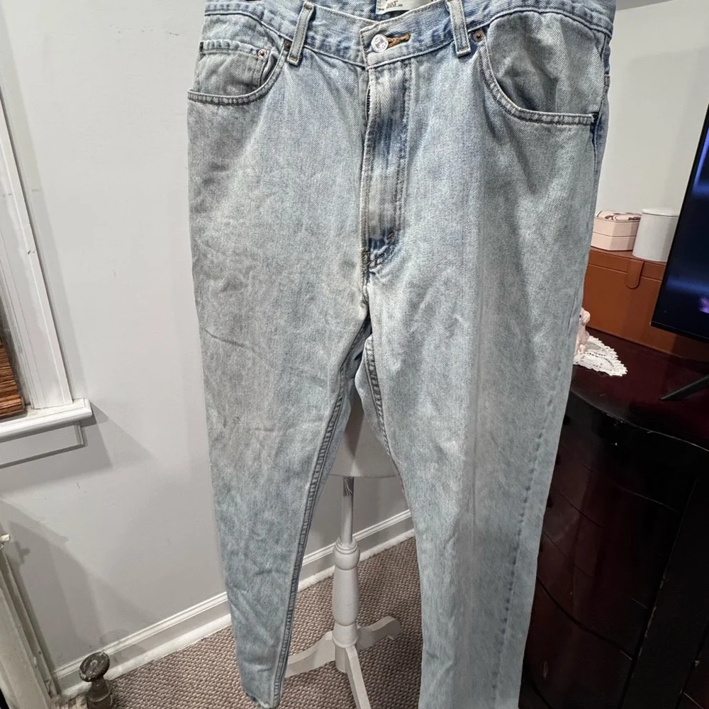 Vintage Levi's Men's Classic Light Blue Straight Jeans - Picture 1 of 16